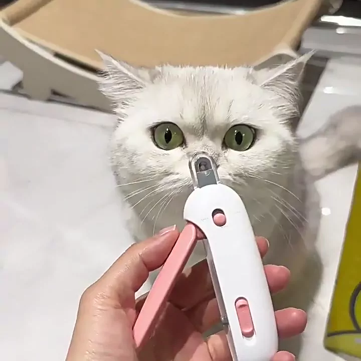 Кігтеріз для котів з регульованим отвором